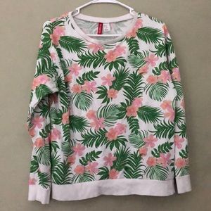 H&M Long Sleeve Leaf Print Crewneck